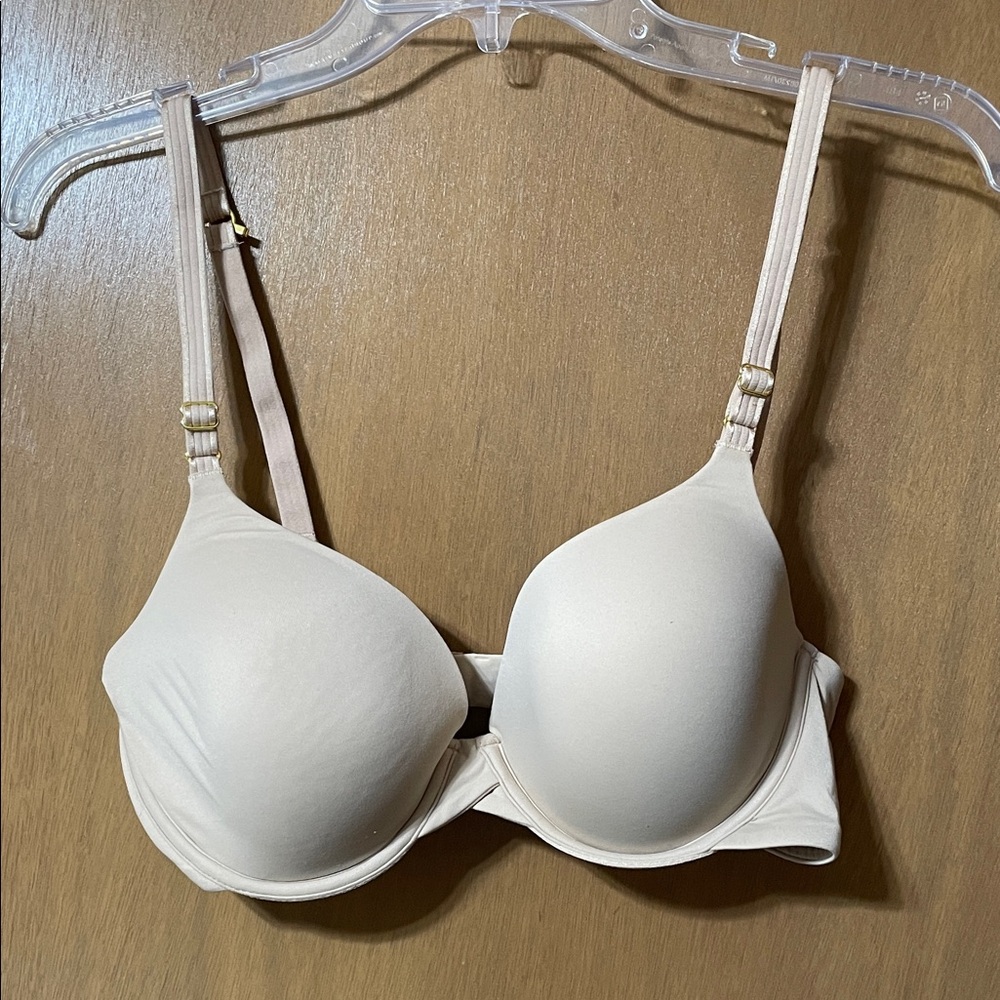 Light Nude T-Shirt Bra with Smooth Contour Cups